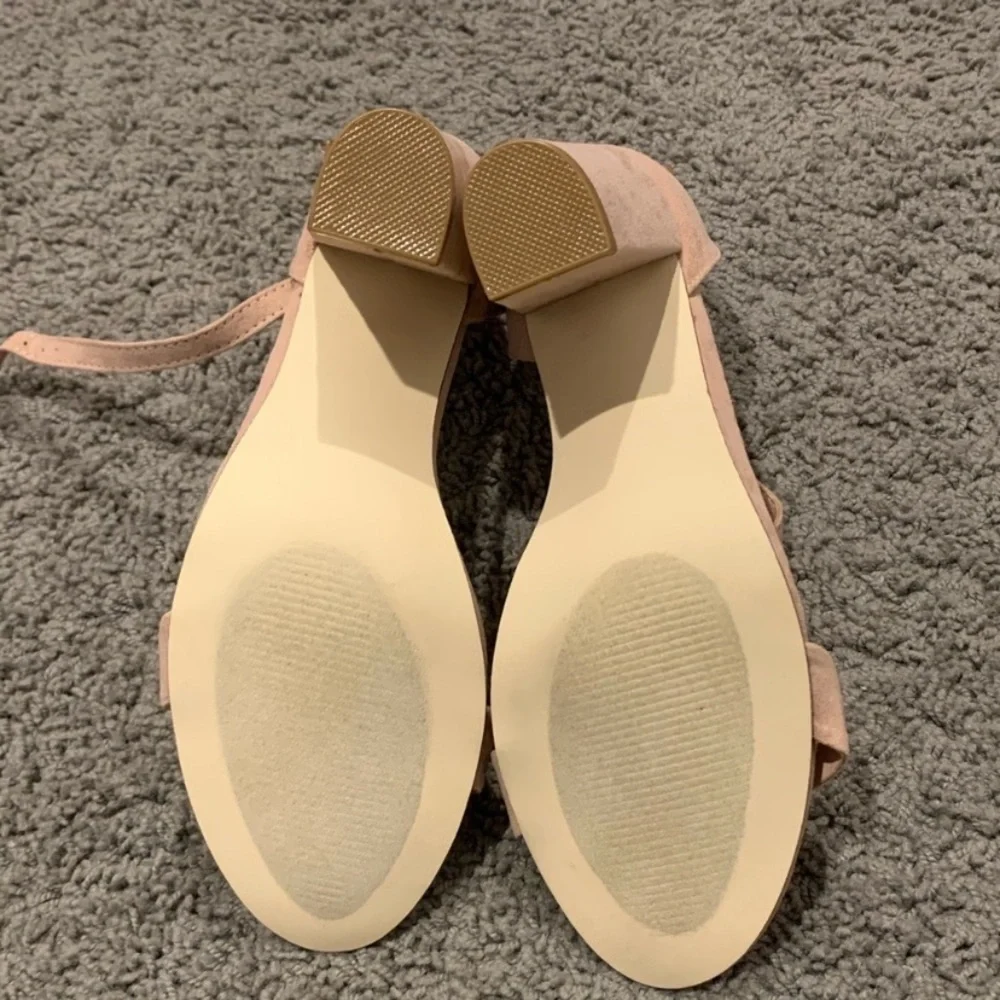 Shoe Dazzle suede heels NWOB